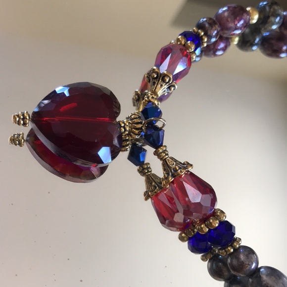 Pretty Handmade Heart Necklace Crystal and Beads - Picture 5 of 7